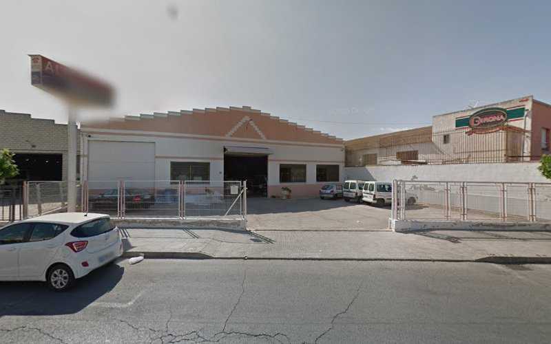 Fotografia tomada fuera de Juan Manuel Gómez Lorenzo S.L. - Carpintería metálica y de aluminio en Almoradí, Alicante