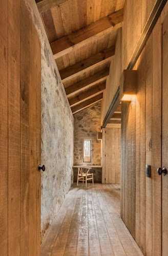 Fotografia tomada fuera de Parquets Farràs - Comercializadora de pisos de madera y laminados en Berga, Barcelona