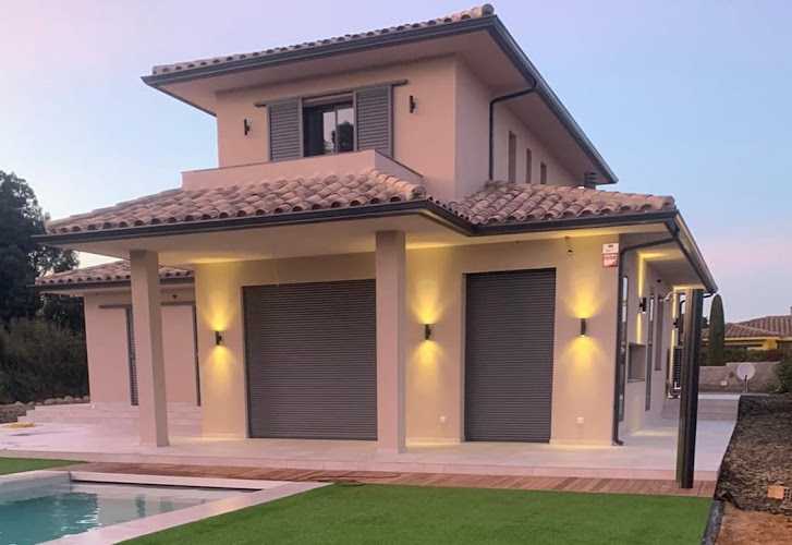 Fotografia tomada fuera de Tancaments D'alumini Duran - Proveedor de ventanas en Esclanyà, Girona