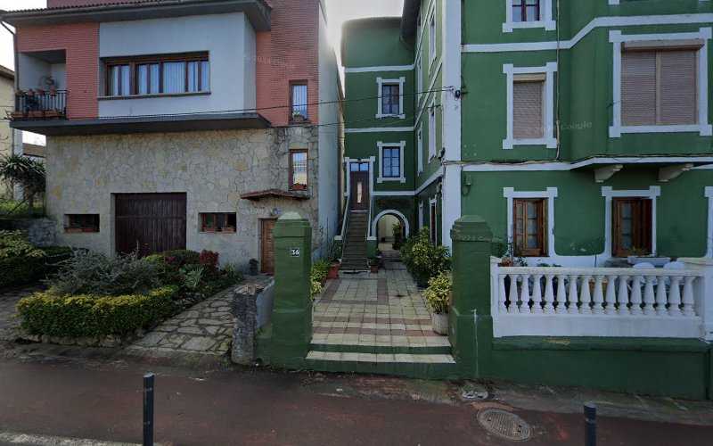 Fotografia tomada fuera de Pinturas Arratia - Pintor en Artea, Vizcaya