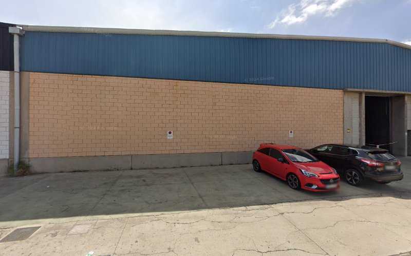 Fotografia tomada fuera de ALUMIGLASS 7 ISLAS, S.L (Taller) - Carpintería metálica y de aluminio en Arona, Santa Cruz de Tenerife