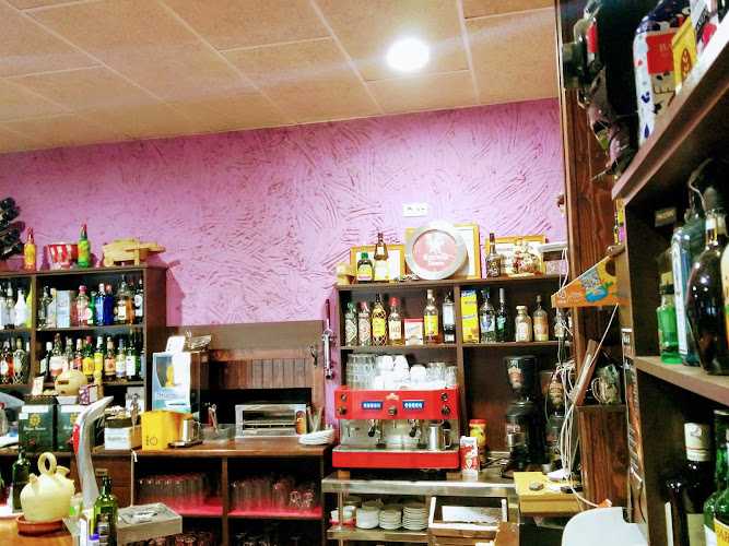 Fotografia tomada fuera de Bar La Carpintería - bares en Añora, Córdoba