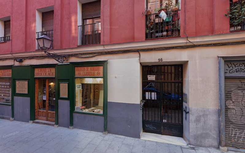 Fotografia tomada fuera de BRICOCHAYTA SL - Tienda de bricolaje en Madrid, Madrid