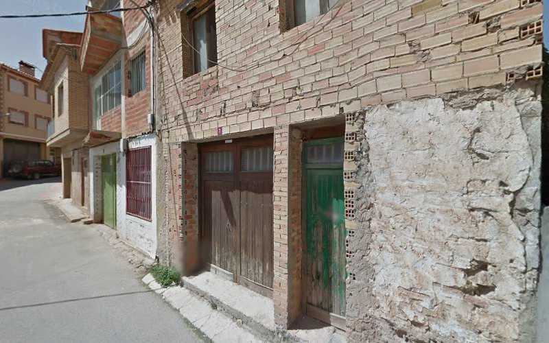 Fotografia tomada fuera de Carpinteria Fidel Nuñez - Carpintería en Aliaguilla, Cuenca