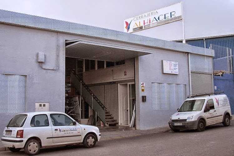 Fotografia tomada fuera de Alhiacer 2000 S.L. - Carpintería metálica y de aluminio en Villajoyosa, Alicante