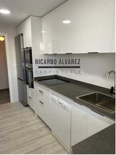 Fotografia tomada fuera de Carpintería Ricardo Álvarez - Tienda de armarios en Villajoyosa, Alicante