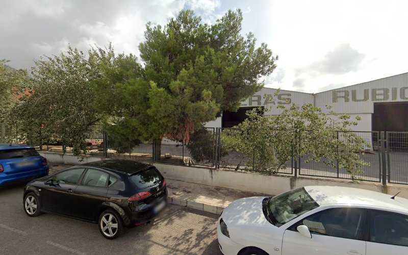 Fotografia tomada fuera de Maderas Rubio - Tienda de armarios en Huitar Mayor, Almería