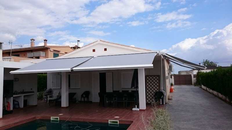 Fotografia tomada fuera de Carpinteria de aluminio SM Canton - Carpintería metálica y de aluminio en Palma, Baleares