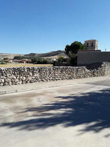Fotografia tomada fuera de Carpintería Y Aluminio David Sayalero Andrés - Carpintería metálica y de aluminio en Rábano, Valladolid