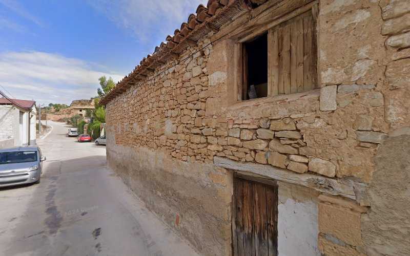 Fotografia tomada fuera de Herrería Villoro - Herrero en Valjunquera, Teruel