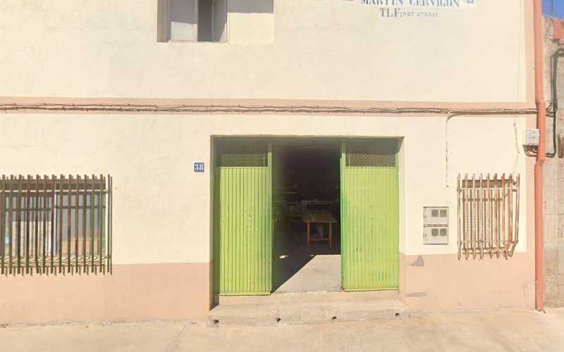 Fotografia tomada fuera de Francisco Javier Martín Cervigón - Tienda de armarios en Mohedas de Granadilla, Cáceres