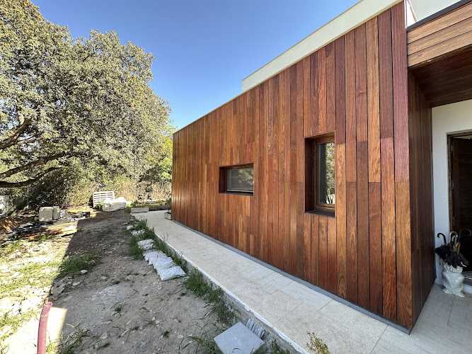 Fotografia tomada fuera de MuVes S.L - Carpintería en Hoyos, Cáceres