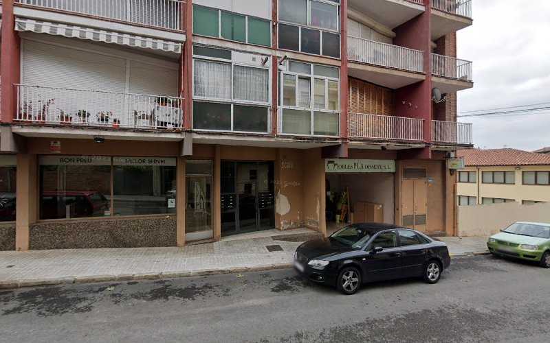 Fotografia tomada fuera de Mobles Pla Disseny SL - Carpintería en Gironella, Barcelona