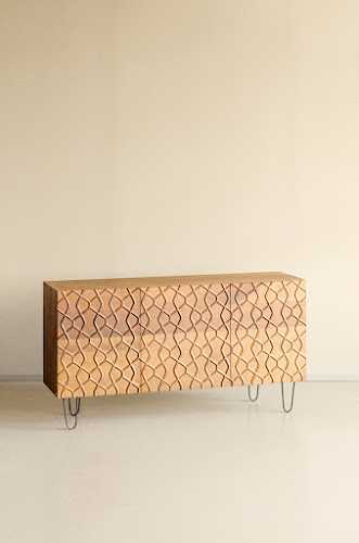 Fotografia tomada fuera de La Familia Maker - Carpintería en Cornellà de Llobregat, Barcelona