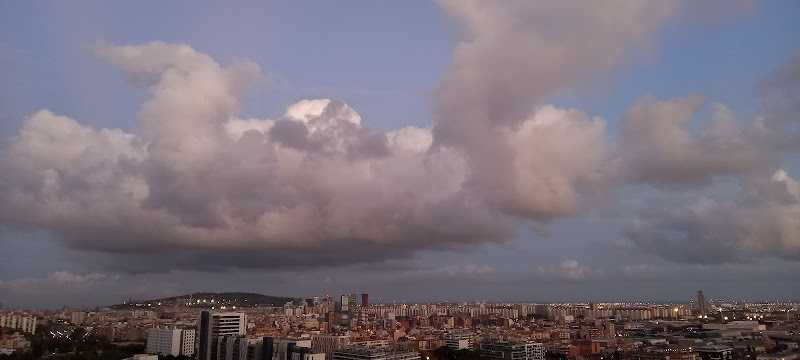 Fotografia tomada fuera de Aluminios Soto Mañas - Carpintería metálica y de aluminio en Cornellà de Llobregat, Barcelona
