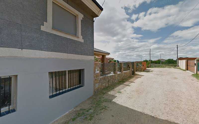 Fotografia tomada fuera de Carpinteria LCM Restauradores, SL - Carpintero en Monfarracinos, Zamora