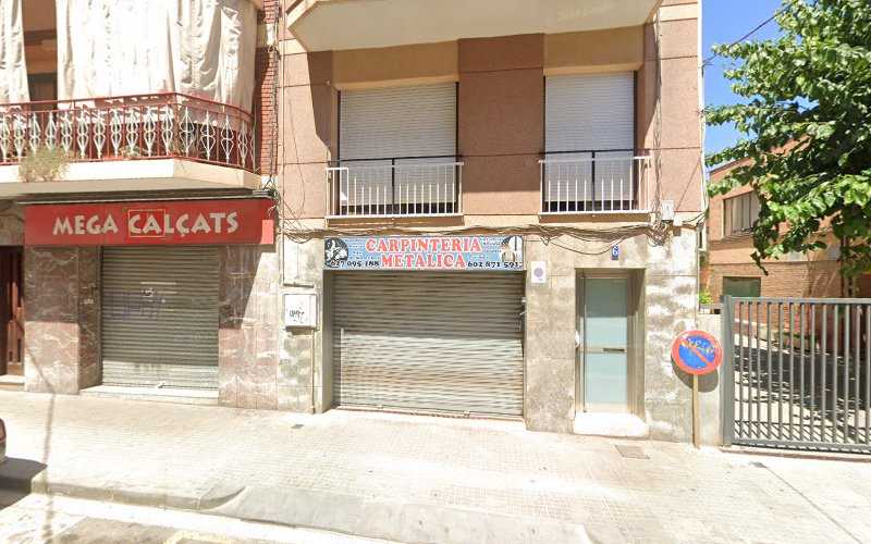 Fotografia tomada fuera de CARPINTERIA METALICA - Carpintería en Cornellà de Llobregat, Barcelona