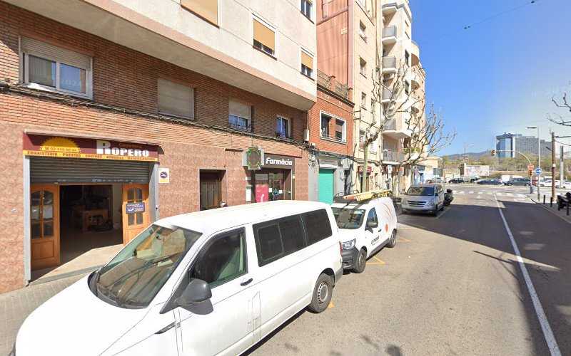 Fotografia tomada fuera de Carpintería Ropero - Tienda de armarios en L'Hospitalet de Llobregat, Barcelona