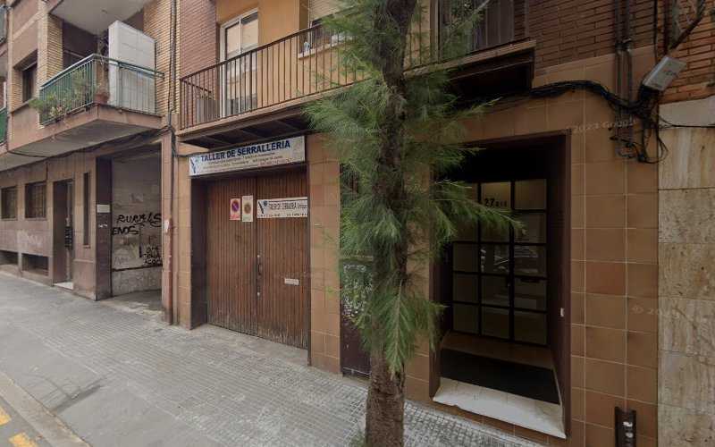 Fotografia tomada fuera de Cerrajería Enrique Fernández - Carpintería metálica y de aluminio en Cornellà de Llobregat, Barcelona