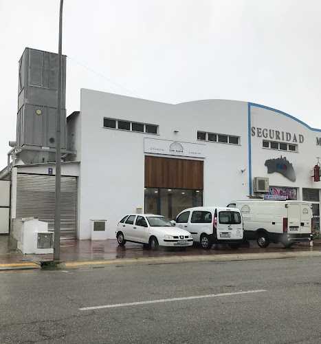 Fotografia tomada fuera de Fusteria Dani Bagur - Fabricant de mobles en Ciutadella de Menorca, Baleares