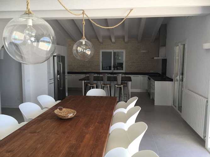 Fotografia tomada fuera de Cuines Pons, SC - Reformas de cocinas en Ciutadella de Menorca, Baleares