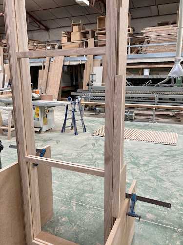 Fotografia tomada fuera de Carrascoso Ebanistas S.L. - Fábrica de muebles en Humanes de Madrid, Madrid