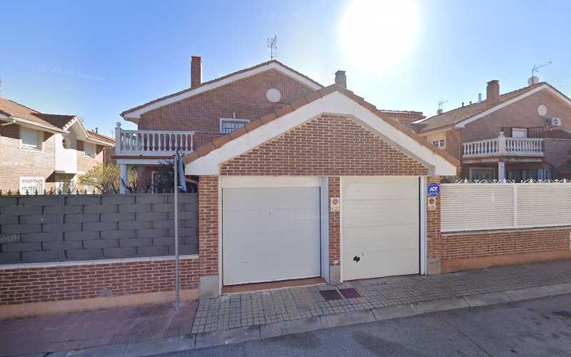 Fotografia tomada fuera de Carpinteria Elit - Carpintería en Los Santos de la Humosa, Madrid