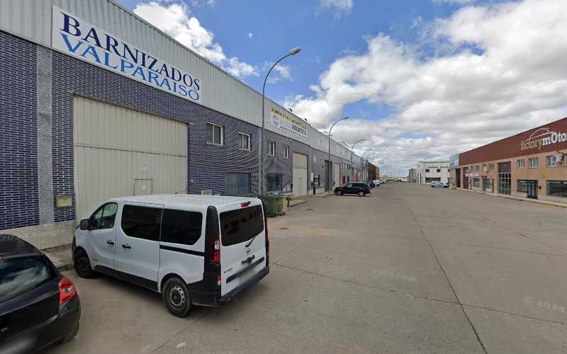 Fotografia tomada fuera de Barnizados Valparaiso - Woodworking supply store en Villares de la Reina, Salamanca