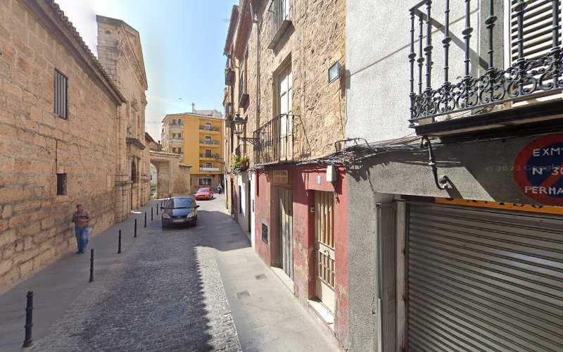 Fotografia tomada fuera de Carpintería J. Hernández - Carpintero en Jaén, Jaén