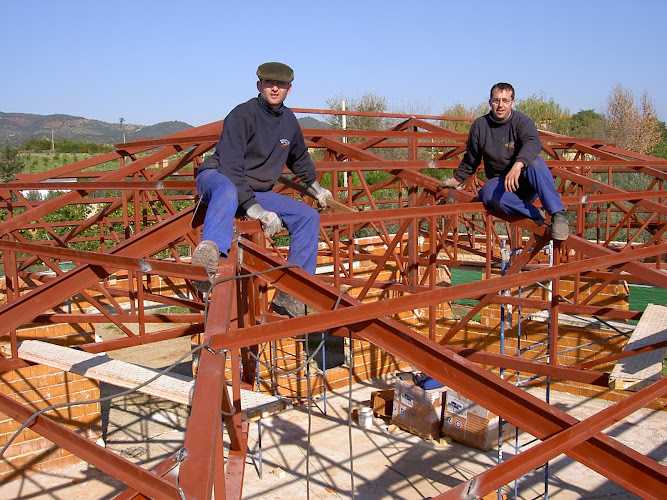 Fotografia tomada fuera de Jimal Estructuras Metálicas S.L - Carpintería metálica y de aluminio en Palma del Río, Córdoba