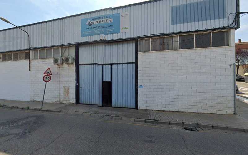 Fotografia tomada fuera de ALUMINIOS ASBERT S.L. - Metal·listeria en Llívia, Lérida