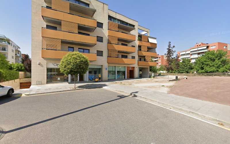 Fotografia tomada fuera de Less Studio - Interiorista en Lleida, Lérida