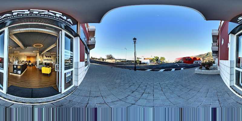 Fotografia tomada fuera de Maderas Santana - Tienda de muebles de cocina en El Paso, Santa Cruz de Tenerife