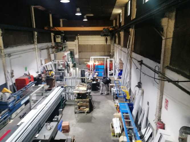 Fotografia tomada fuera de Renueva Ventanas – Ventanas de aluminio y pvc - Ventana de aluminio en Lloret de Mar, Girona