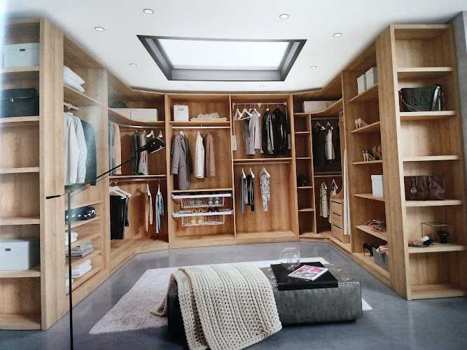 Fotografia tomada fuera de Decor Mobel Lloret - Tienda de muebles en Lloret de Mar, Girona