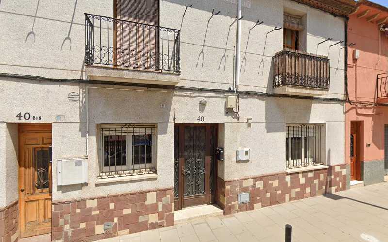 Fotografia tomada fuera de Carpintería Ebanistería J.Morales - Tienda de armarios en La Llagosta, Barcelona