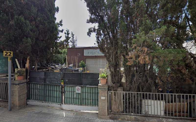 Fotografia tomada fuera de Cerrajería Y Carpintería Metalica Godoy - Carpintería metálica y de aluminio en Montornès del Vallès, Barcelona