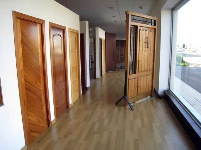 Fotografia tomada fuera de Puertas Demetria Sl - Carpintero en Alicante, Alicante