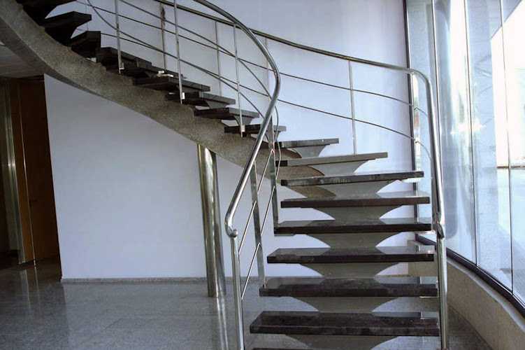 Fotografia tomada fuera de Andinox - Empresa de hierros y aceros en Alhendín, Granada