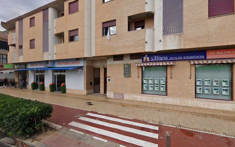 Fotografia tomada fuera de gmc carpintería y decoración - Carpintería en L'Eliana, Valencia