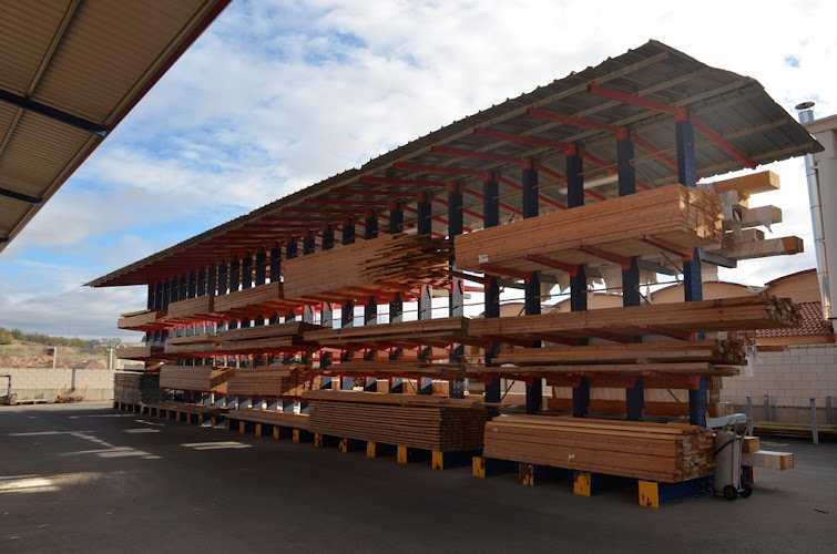 Fotografia tomada fuera de Maderas Casas Sociedad Anonima - Empresa maderera en Alcorisa, Teruel