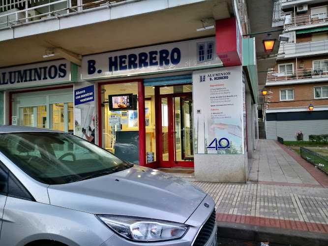 Fotografia tomada fuera de ALUMINIOS HERRERO, desde 1977 - Carpintería metálica y de aluminio en Alcorcón, Madrid