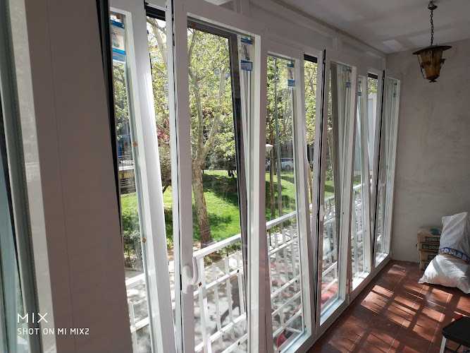 Fotografia tomada fuera de TALLERES FERMA CB - Carpintería metálica y de aluminio en Alcorcón, Madrid