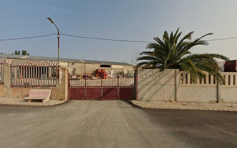 Fotografia tomada fuera de Los Alcadoceños - Proveedor de materiales de construcción en Alcadozo, Albacete