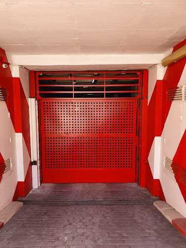 Fotografia tomada fuera de Puertas Automáticas y Mantenimientos Antonio Granados - Carpintería metálica y de aluminio en Juncaril, Granada