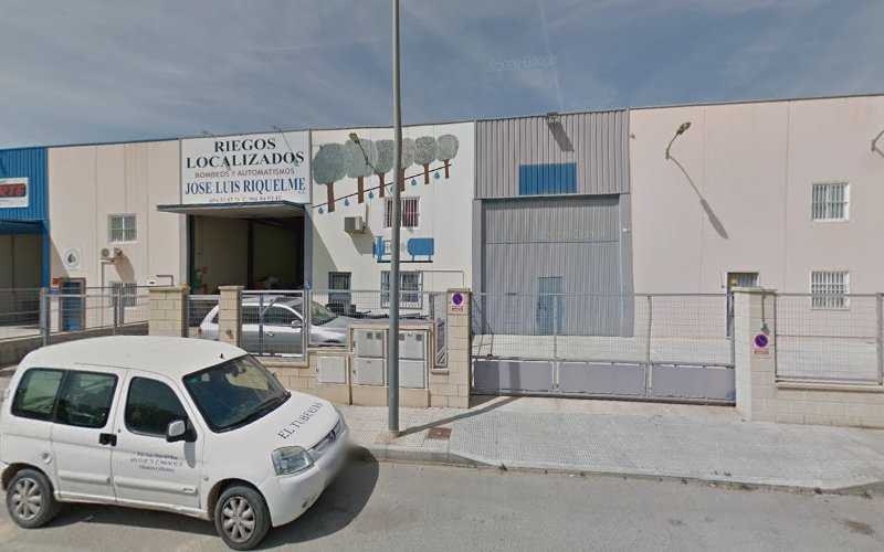 Fotografia tomada fuera de Aluminios Ri-Ma - Carpintería metálica y de aluminio en Albatera, Alicante