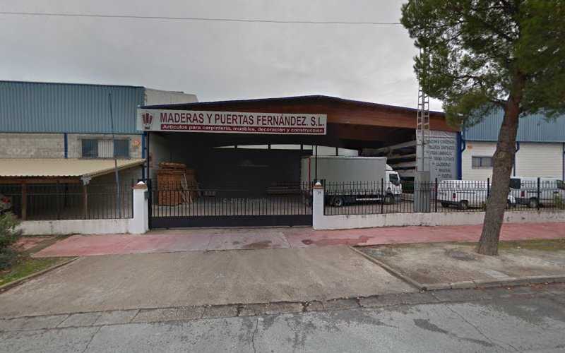 Fotografia tomada fuera de MADERAS Y PUERTAS FERNANDEZ, S.L. - Carpintería en Albacete, Albacete