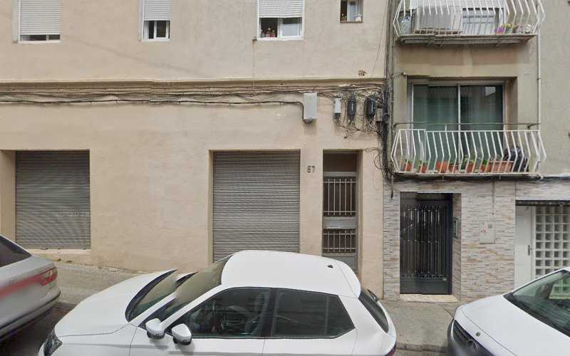 Fotografia tomada fuera de Carpinteria de Aluminio - Fuster en Santa Coloma de Gramenet, Barcelona