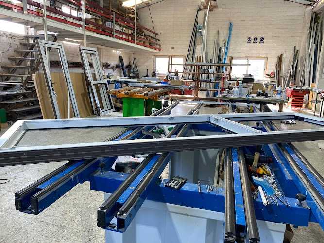 Fotografia tomada fuera de ALUMADE S.L. - Carpintería metálica y de aluminio en Atrio, A Coruña