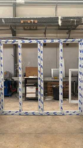 Fotografia tomada fuera de CARPINTERIA METÁLICA VENTABEN ARCHENA S.L.U - Carpintería metálica y de aluminio en Archena, Murcia